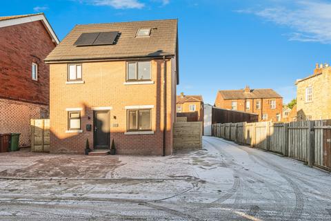 Denholme Drive, Ossett, WF5