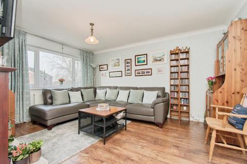 3 bedroom semi-detached house for sale, Thornhill Road, Castleford, WF10