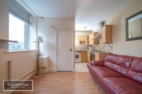 undefined, Holker Road, Buxton