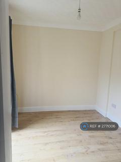 3 bedroom end of terrace house to rent, Baron Road, Dagenham, RM8