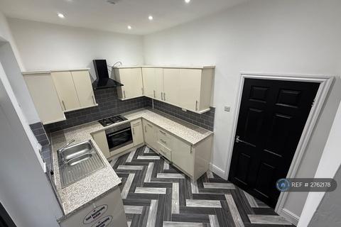3 bedroom terraced house to rent, Tulketh Road, Ashton-On-Ribble, Preston, PR2