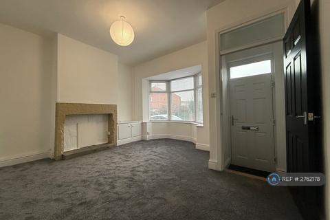 3 bedroom terraced house to rent, Tulketh Road, Ashton-On-Ribble, Preston, PR2
