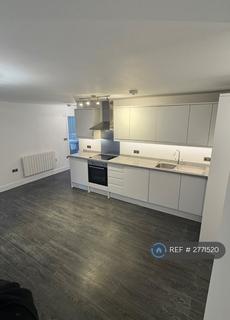 2 bedroom flat to rent, Rosebery Lodge, Epsom, KT18