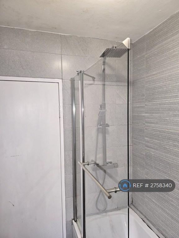Bathroom P2