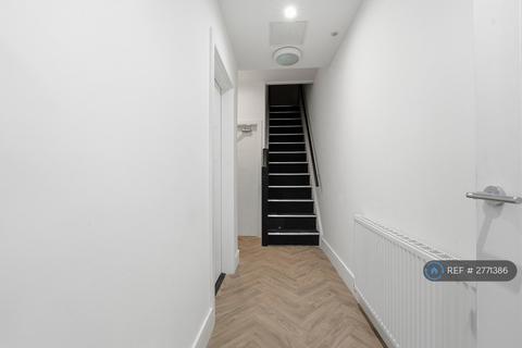 1 bedroom in a house share to rent, Richmond Road, Crewe, CW1