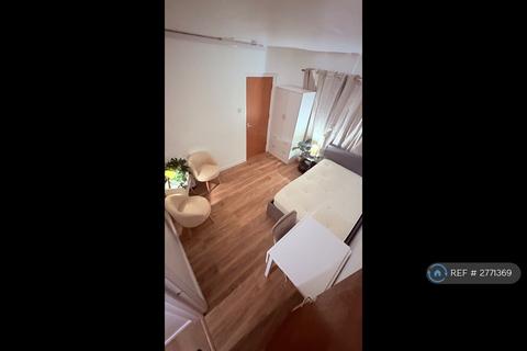 undefined, The Crescent, Harlington, Hayes, UB3