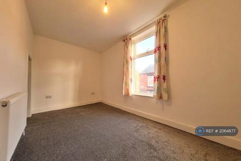 3 bedroom end of terrace house to rent, Brailsford Road, Manchester, M14