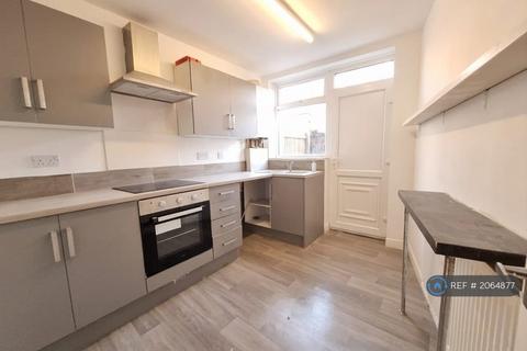 3 bedroom end of terrace house to rent, Brailsford Road, Manchester, M14