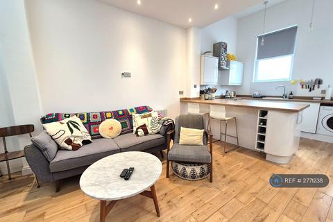 1 bedroom flat to rent, Weimar Street, London, SW15