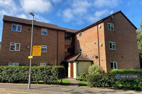 2 bedroom flat to rent, Burney House, Chessington, KT9