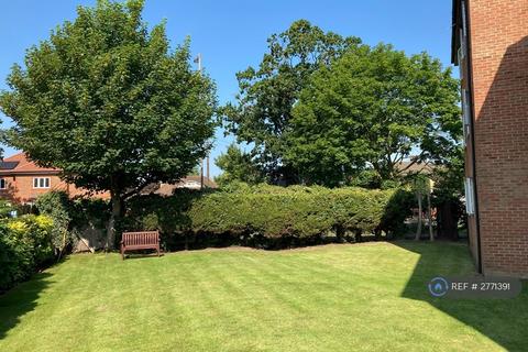 2 bedroom flat to rent, Burney House, Chessington, KT9