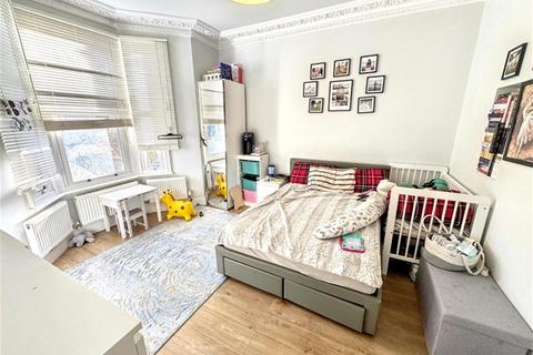 4 bedroom house to rent, Chestnut Avenue, Forest Gate