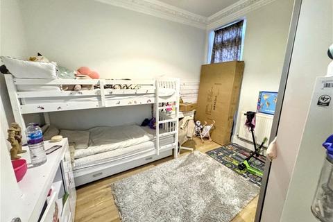 4 bedroom house to rent, Chestnut Avenue, Forest Gate