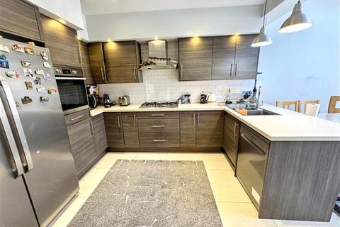 4 bedroom house to rent, Chestnut Avenue, Forest Gate