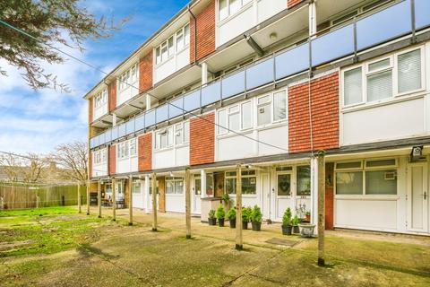Longheath Gardens, Croydon, CR0
