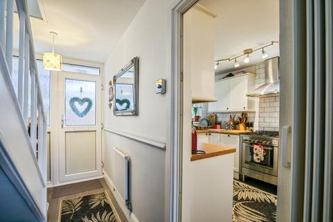 2 bedroom flat for sale, Longheath Gardens, Croydon, CR0
