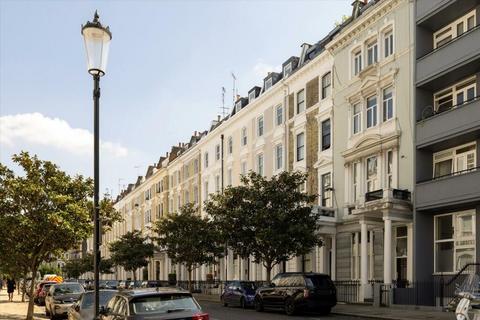 undefined, Arundel Gardens, London