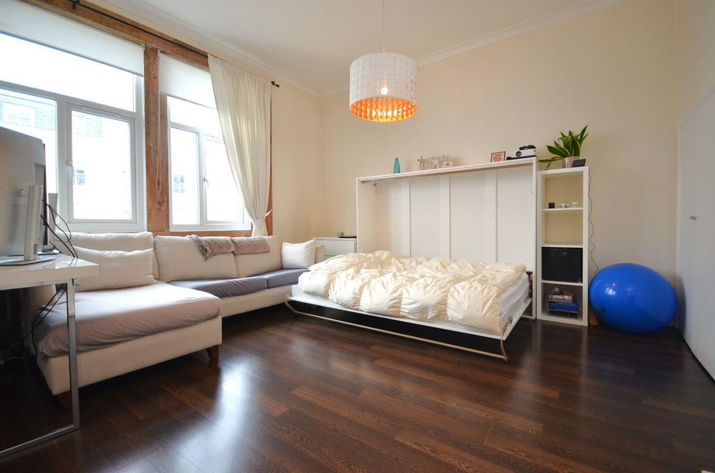 Apartment in London - View 3