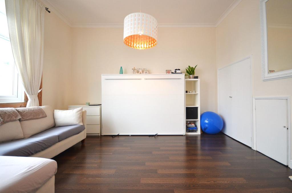 Apartment in London - View 4
