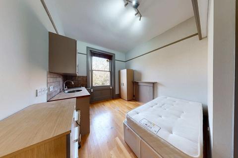 Studio to rent, Belsize Avenue