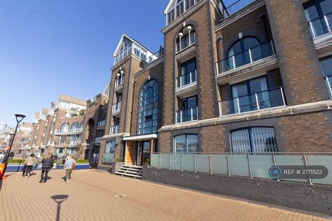 2 bedroom flat to rent, Ivory House, London, SW11