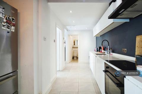 2 bedroom flat to rent, Palmeira Avenue Mansions, Hove, BN3