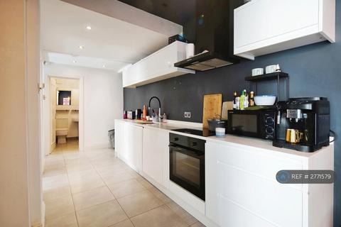 2 bedroom flat to rent, Palmeira Avenue Mansions, Hove, BN3