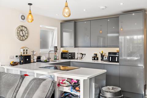 2 bedroom apartment for sale, Fir Tree Road, Banstead SM7
