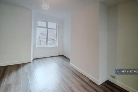 2 bedroom terraced house to rent, Old Road, Manchester, M9
