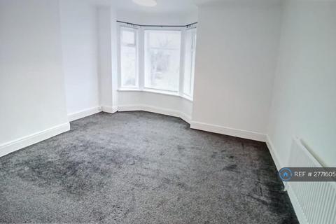 2 bedroom terraced house to rent, Old Road, Manchester, M9