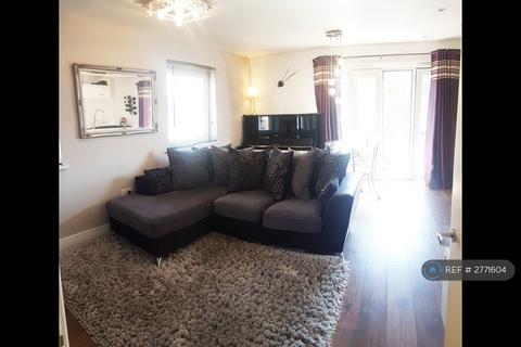 2 bedroom flat to rent, Wraysbury Drive, West Drayton, UB7