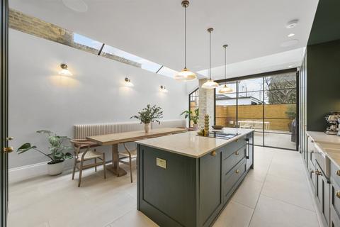 4 bedroom house to rent, Bournemouth Road, SW19