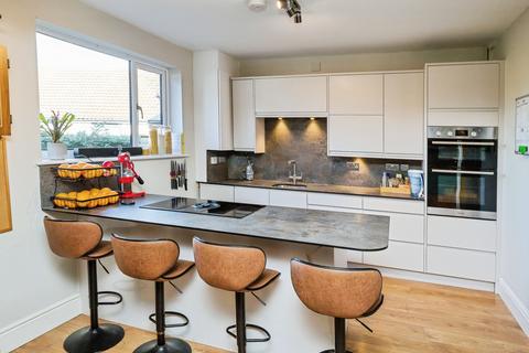 undefined, Woodlands Close, Mold, CH7