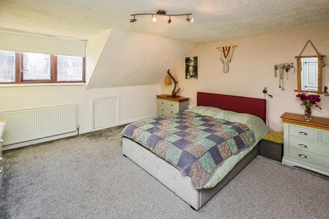 undefined, Woodlands Close, Mold, CH7