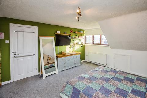 undefined, Woodlands Close, Mold, CH7