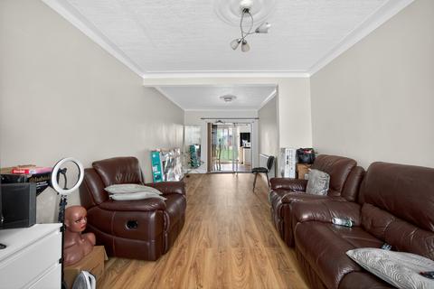 Hampton Road, London, E4
