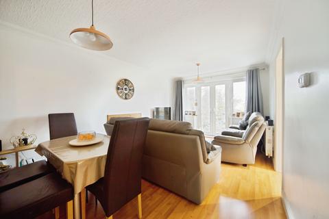 2 bedroom maisonette for sale, Westward Road, London, E4