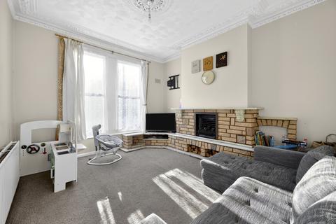 4 bedroom terraced house for sale, Claremont Road, London, E7