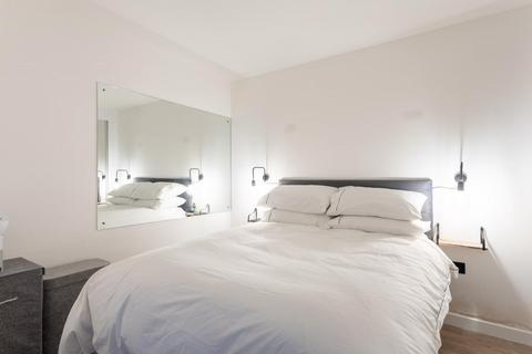 1 bedroom flat for sale, 37 Bedford Road, Clapham, SW4