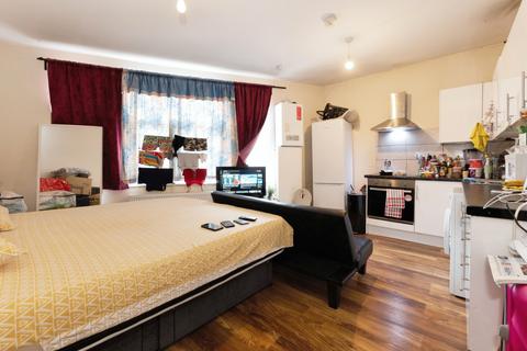 1 bedroom apartment for sale, 401 Durnsford Road, London, SW19
