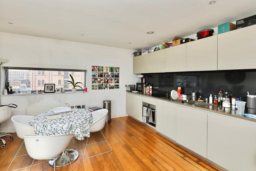 Apartment in Liverpool - More