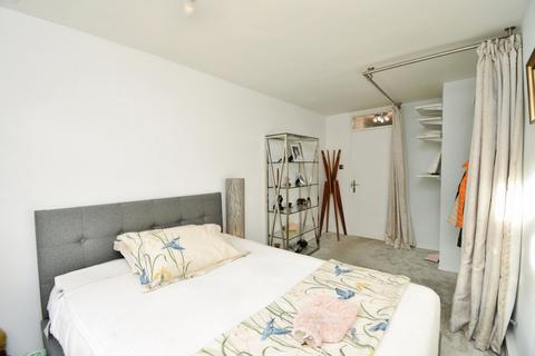 1 bedroom apartment for sale, East Ferry Road, London, E14