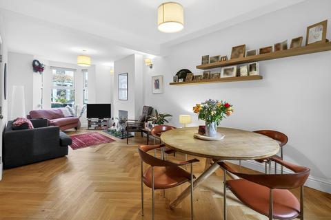 Chesterton Terrace, London, E13