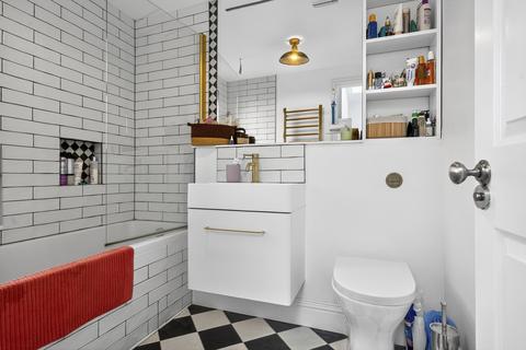 4 bedroom terraced house for sale, Chesterton Terrace, London, E13