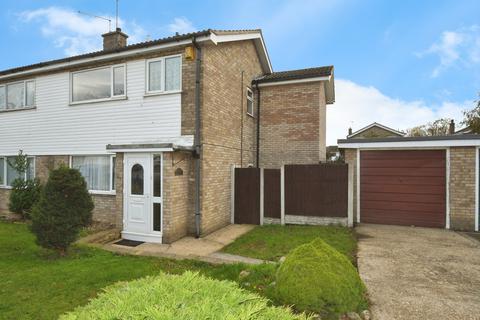 3 bedroom semi-detached house for sale, Parkfield Road, Sleaford, NG34