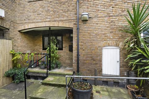 undefined, Russia Dock Road, London, SE16