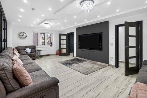 5 bedroom end of terrace house for sale, Arundel Close, London, E15