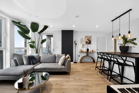 17 Silvertown Way, London, E16