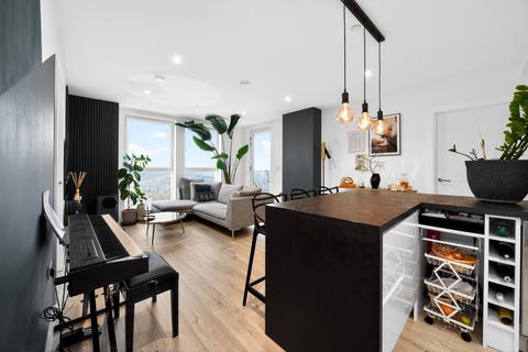 2 bedroom apartment for sale, 17 Silvertown Way, London, E16