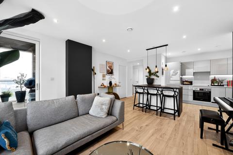 2 bedroom apartment for sale, 17 Silvertown Way, London, E16